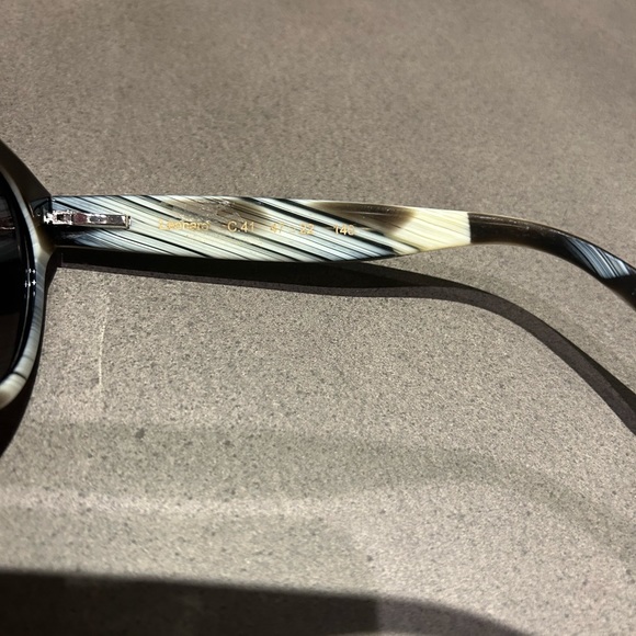 Illesteva Leonard Sunglasses in Horn frame and black lenses - Picture 5 of 8